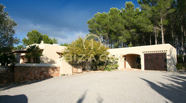 Schöne Villa mit Privatsphäre in der Nähe von Ibiza zu verkaufen, Ibiza - Schöne Villa mit Privatsphäre in der Nähe von Ibiza zu vermieten, Ibiza