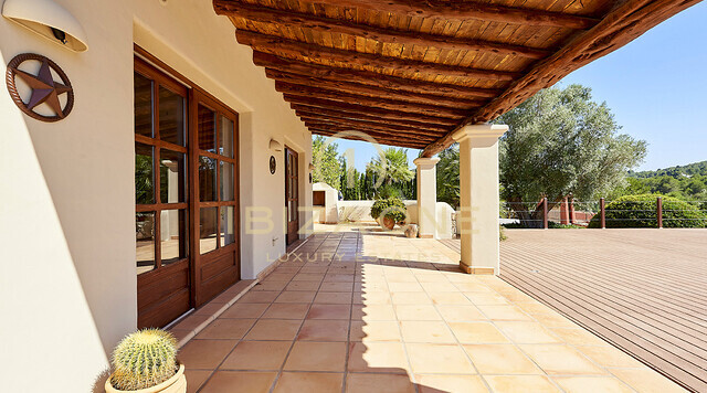 Schöne Villa mit Privatsphäre in der Nähe von Ibiza zu verkaufen, Ibiza - Schöne Villa mit Privatsphäre in der Nähe von Ibiza zu vermieten, Ibiza