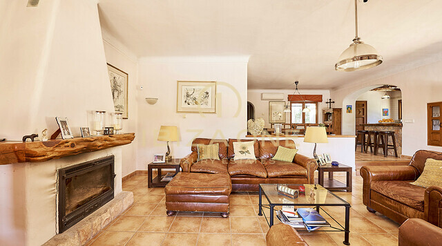 Schöne Villa mit Privatsphäre in der Nähe von Ibiza zu verkaufen, Ibiza - Schöne Villa mit Privatsphäre in der Nähe von Ibiza zu vermieten, Ibiza
