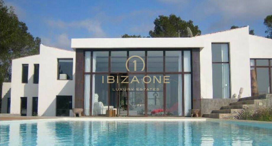 Luxe renovatieproject / villa met te koop - Tarida - Ibiza One luxe onroerend goed makelaar - Luxe - villas - verkoop - huur Blakstad - finca -