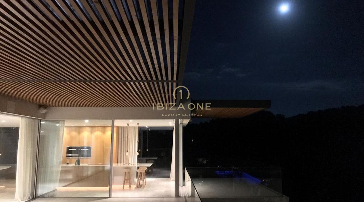 Neu gebaute Luxusvilla in der Nähe von Ibiza mit Meerblick und Sonnenuntergangsblick zu verkaufen, Ibiza - Neu gebaute Luxusvilla in der Nähe von Ibiza mit Meerblick und Sonnenuntergangsblick zu vermieten, Ibiza