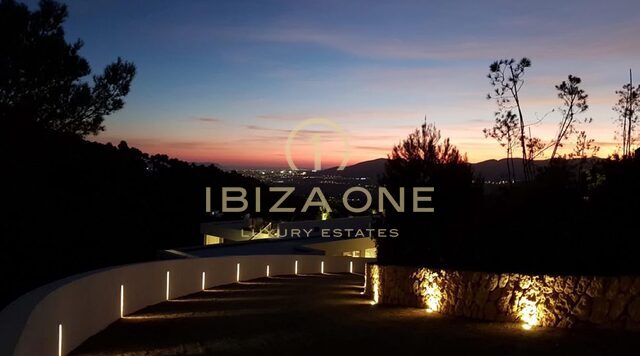 Nieuw gebouwde luxe villa dichtbij Ibiza met uitzicht op zee en zonsondergang te koop, Ibiza - Nieuw gebouwde luxe villa dichtbij Ibiza met uitzicht op zee en zonsondergang te huur, Ibiza