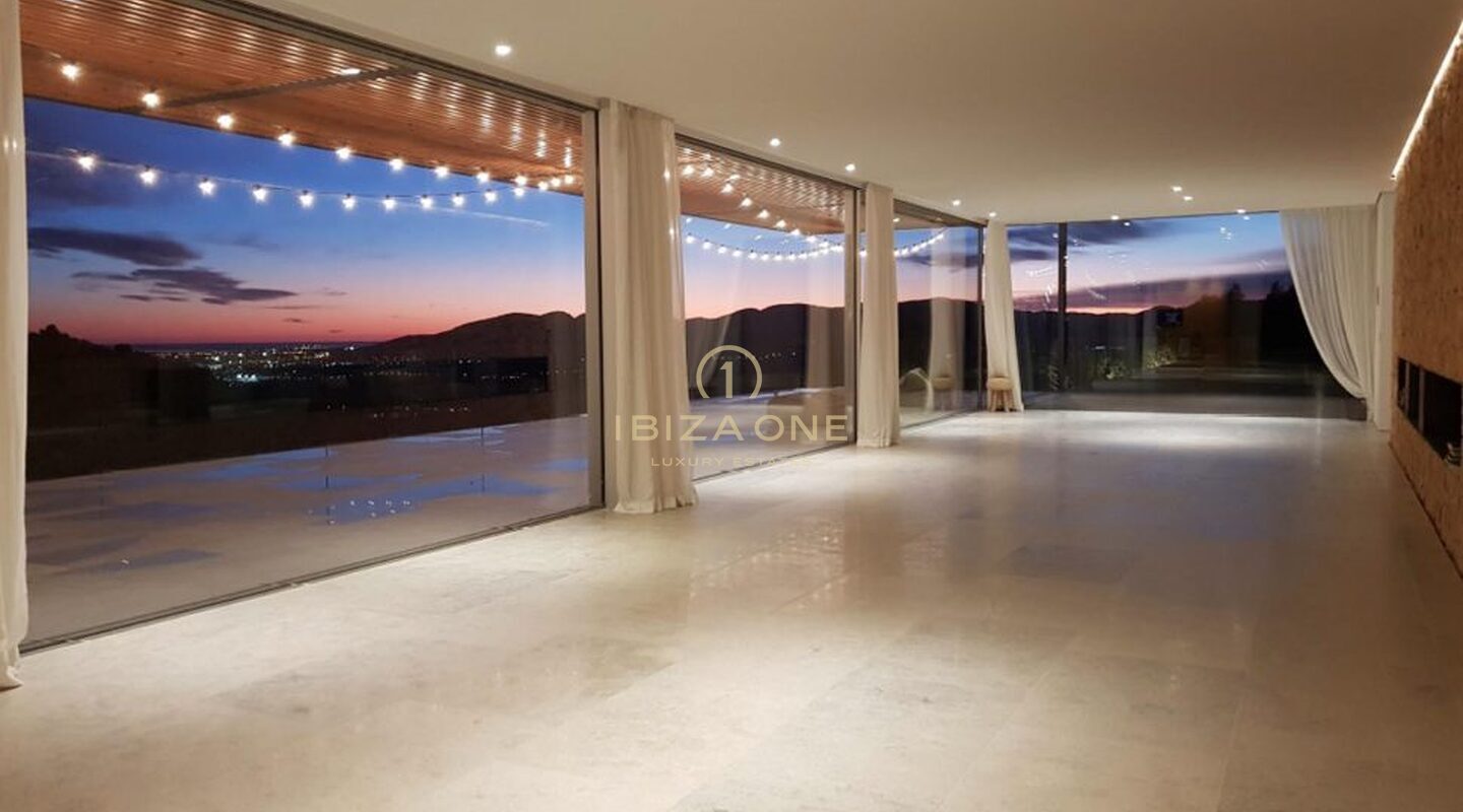 Nieuw gebouwde luxe villa dichtbij Ibiza met uitzicht op zee en zonsondergang te koop, Ibiza - Nieuw gebouwde luxe villa dichtbij Ibiza met uitzicht op zee en zonsondergang te huur, Ibiza