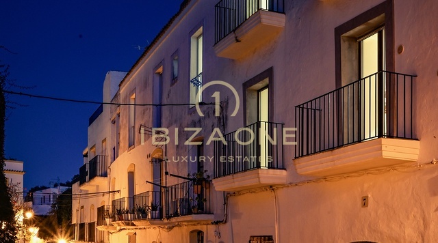Preciosa villa en el corazón de Dalt Vila con vistas al mar, al casco antiguo y al puerto en venta, Ibiza - Preciosa villa en el corazón de Dalt Vila con vistas al mar, al casco antiguo y al puerto en alquiler, Ibiza