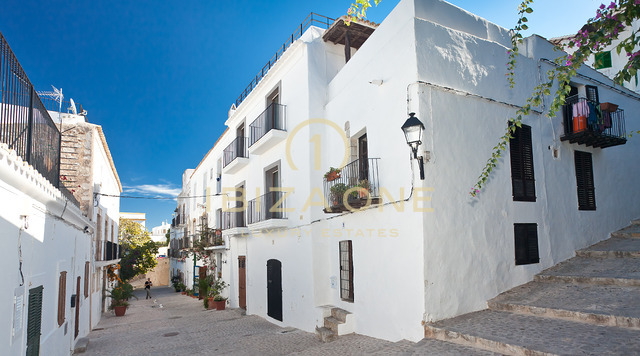 Bellissima villa cittadina nel cuore di Dalt Vila con vista sul mare, sul centro storico e sul porto in vendita, Ibiza - Bellissima villa cittadina nel cuore di Dalt Vila con vista sul mare, sul centro storico e sul porto in affitto, Ibiza