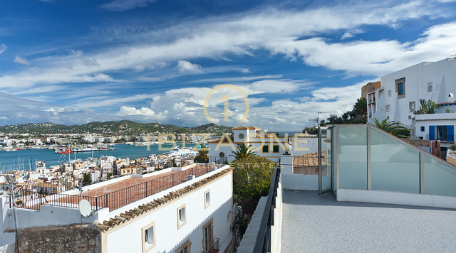 Preciosa villa en el corazón de Dalt Vila con vistas al mar, al casco antiguo y al puerto en venta, Ibiza - Preciosa villa en el corazón de Dalt Vila con vistas al mar, al casco antiguo y al puerto en alquiler, Ibiza