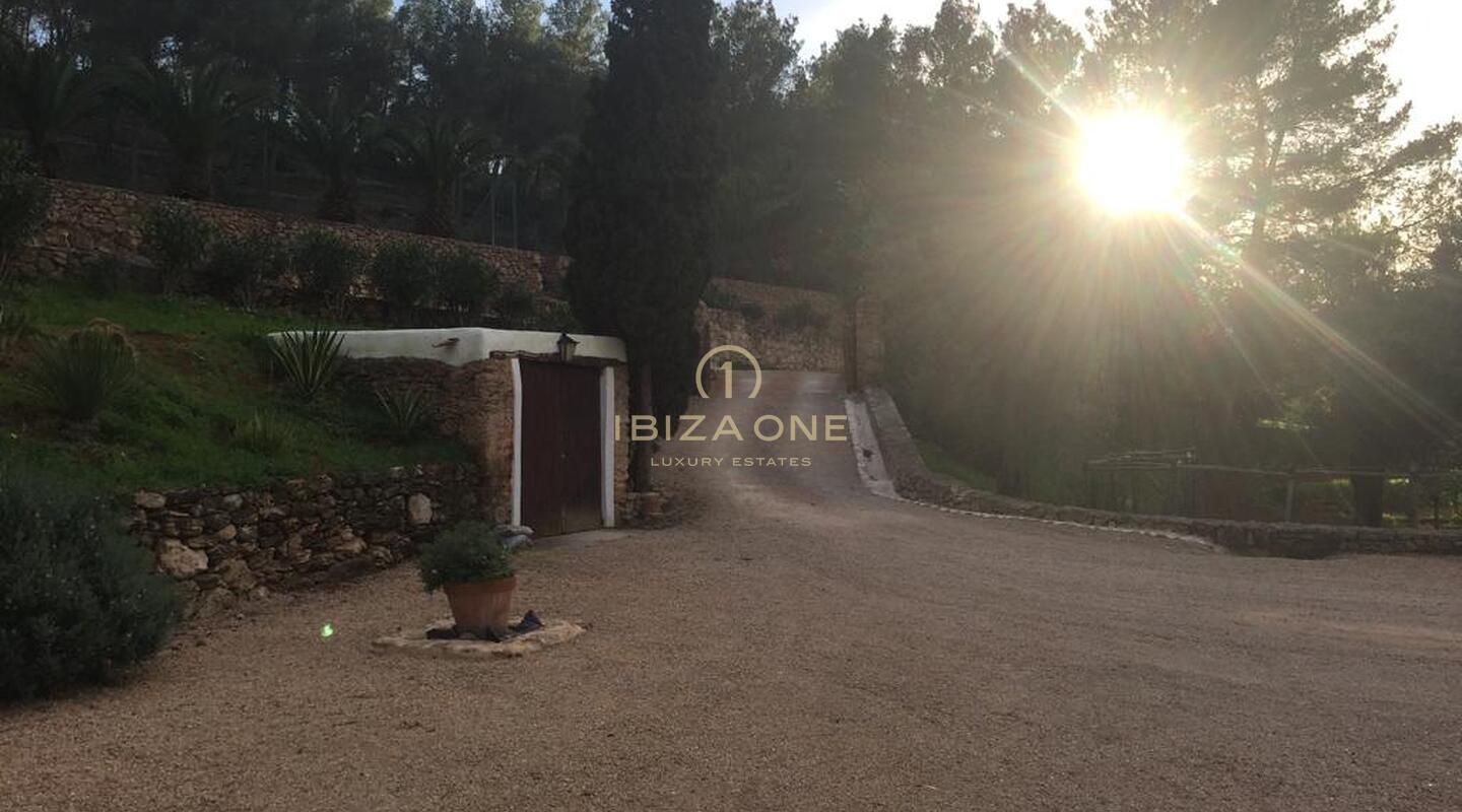 Authentique finca de luxe avec court de tennis près d'Ibiza à vendre, Ibiza - Authentique finca de luxe avec court de tennis près d'Ibiza à louer, Ibiza