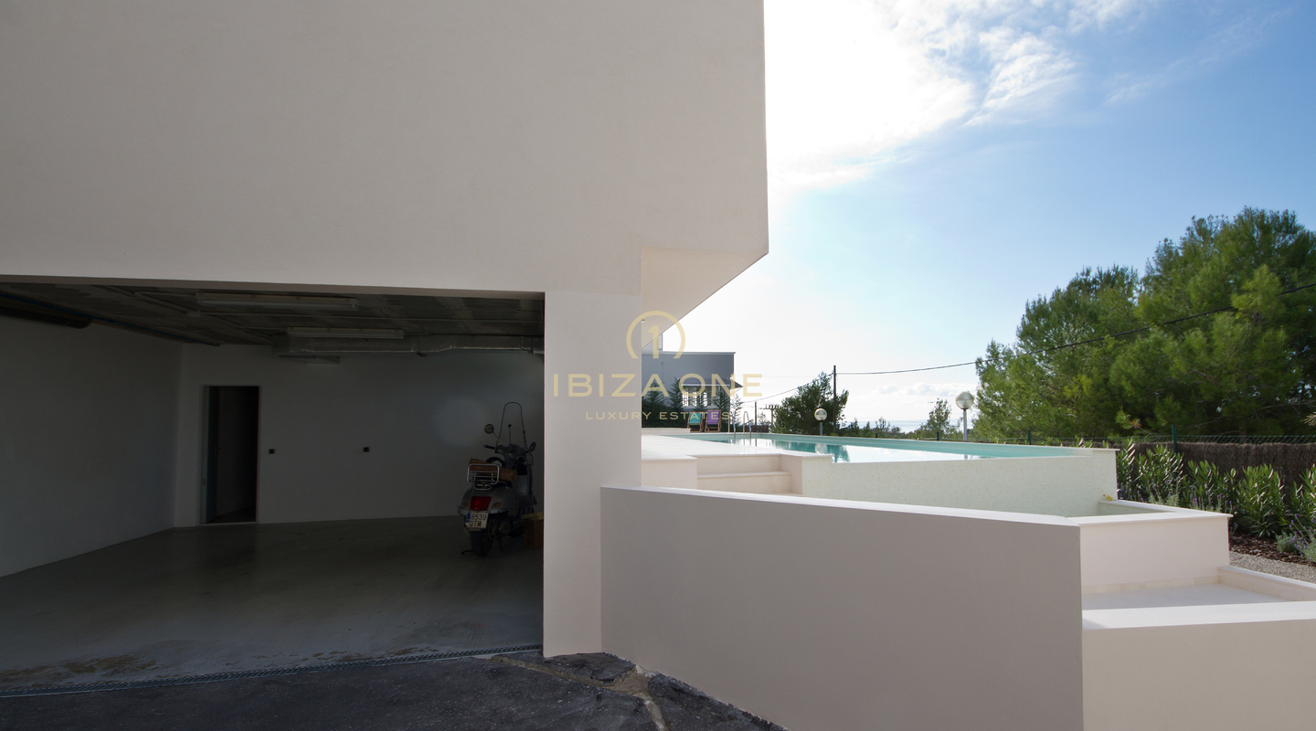 Moderne Villa mit Meerblick in der Nähe von Ibiza-Stadt und Talamanca zu verkaufen, Ibiza - Moderne Villa mit Meerblick in der Nähe von Ibiza-Stadt und Talamanca zu vermieten, Ibiza