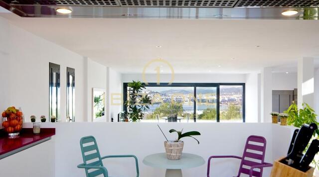 Moderne villa met zeezicht vlakbij Ibiza-stad en Talamanca te koop, Ibiza - Moderne villa met zeezicht vlakbij Ibiza-stad en Talamanca te huur, Ibiza
