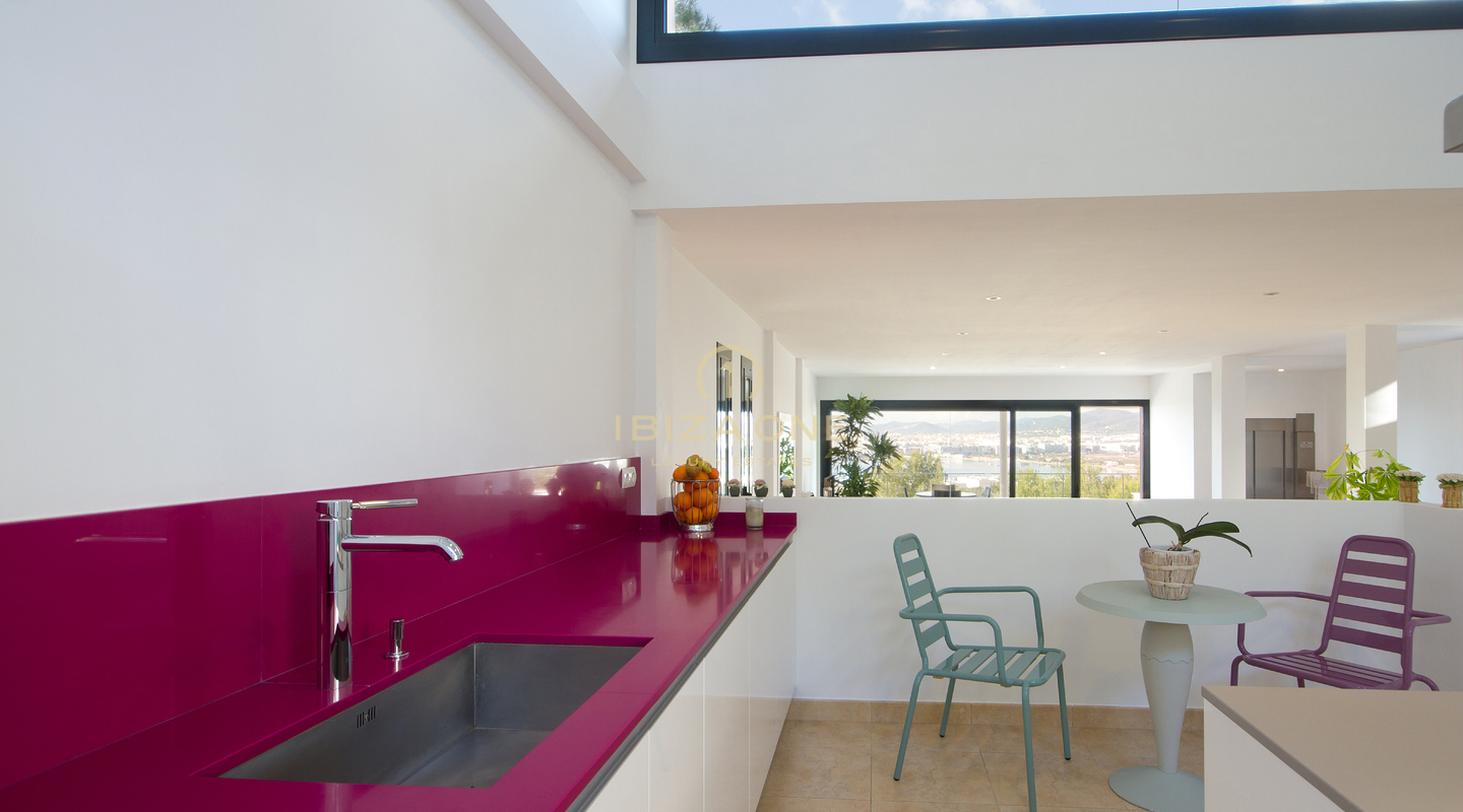 Villa moderne avec vue sur la mer à proximité d'Ibiza et de Talamanca à vendre, Ibiza - Villa moderne avec vue sur la mer à proximité d'Ibiza et de Talamanca à louer, Ibiza