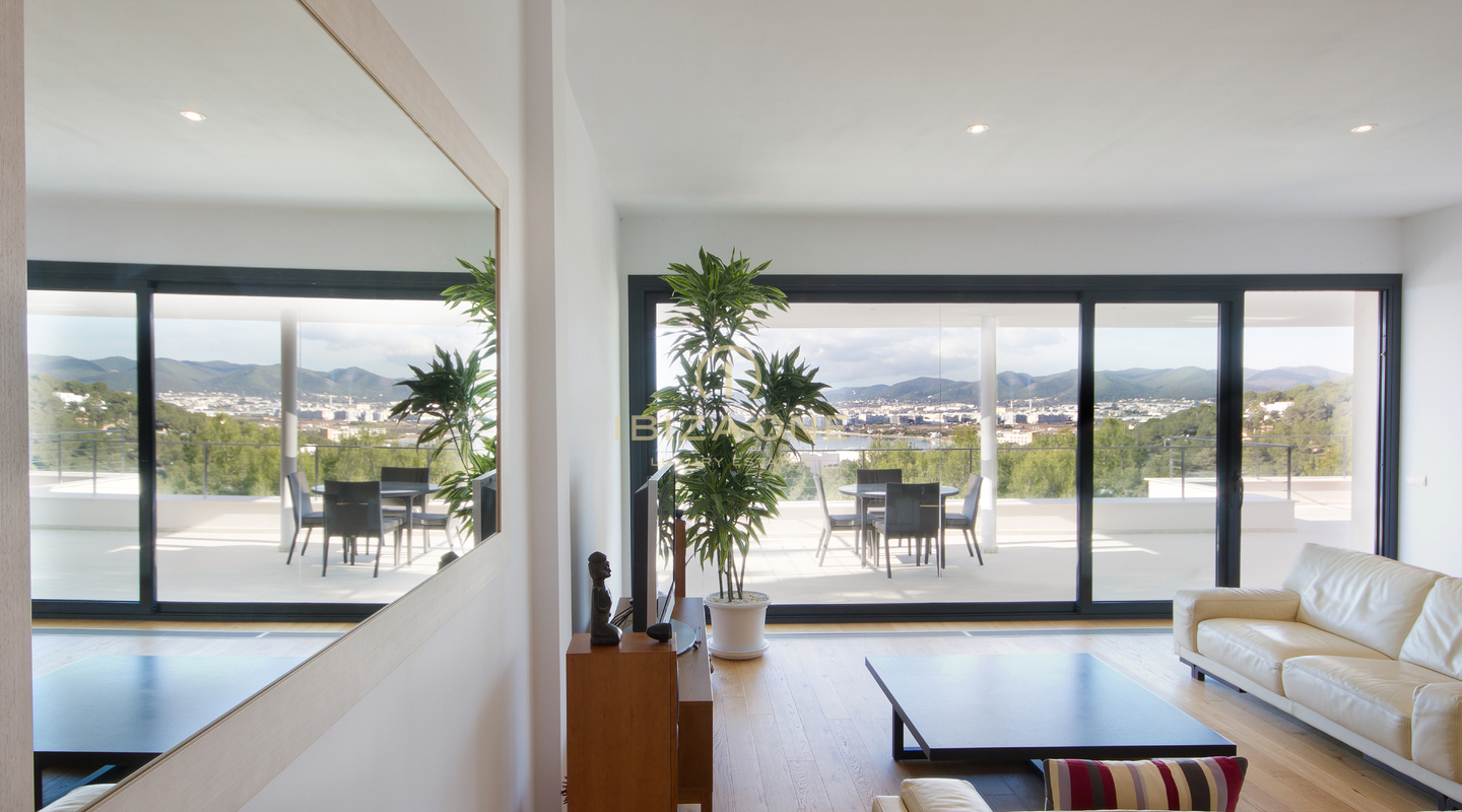 Villa moderne avec vue sur la mer à proximité d'Ibiza et de Talamanca à vendre, Ibiza - Villa moderne avec vue sur la mer à proximité d'Ibiza et de Talamanca à louer, Ibiza
