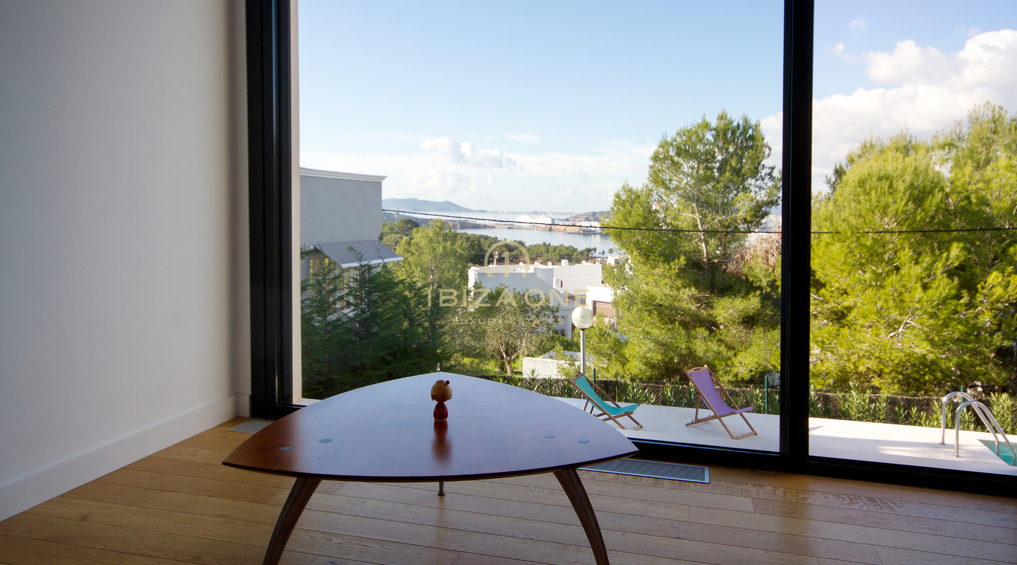 Moderne Villa mit Meerblick in der Nähe von Ibiza-Stadt und Talamanca zu verkaufen, Ibiza - Moderne Villa mit Meerblick in der Nähe von Ibiza-Stadt und Talamanca zu vermieten, Ibiza