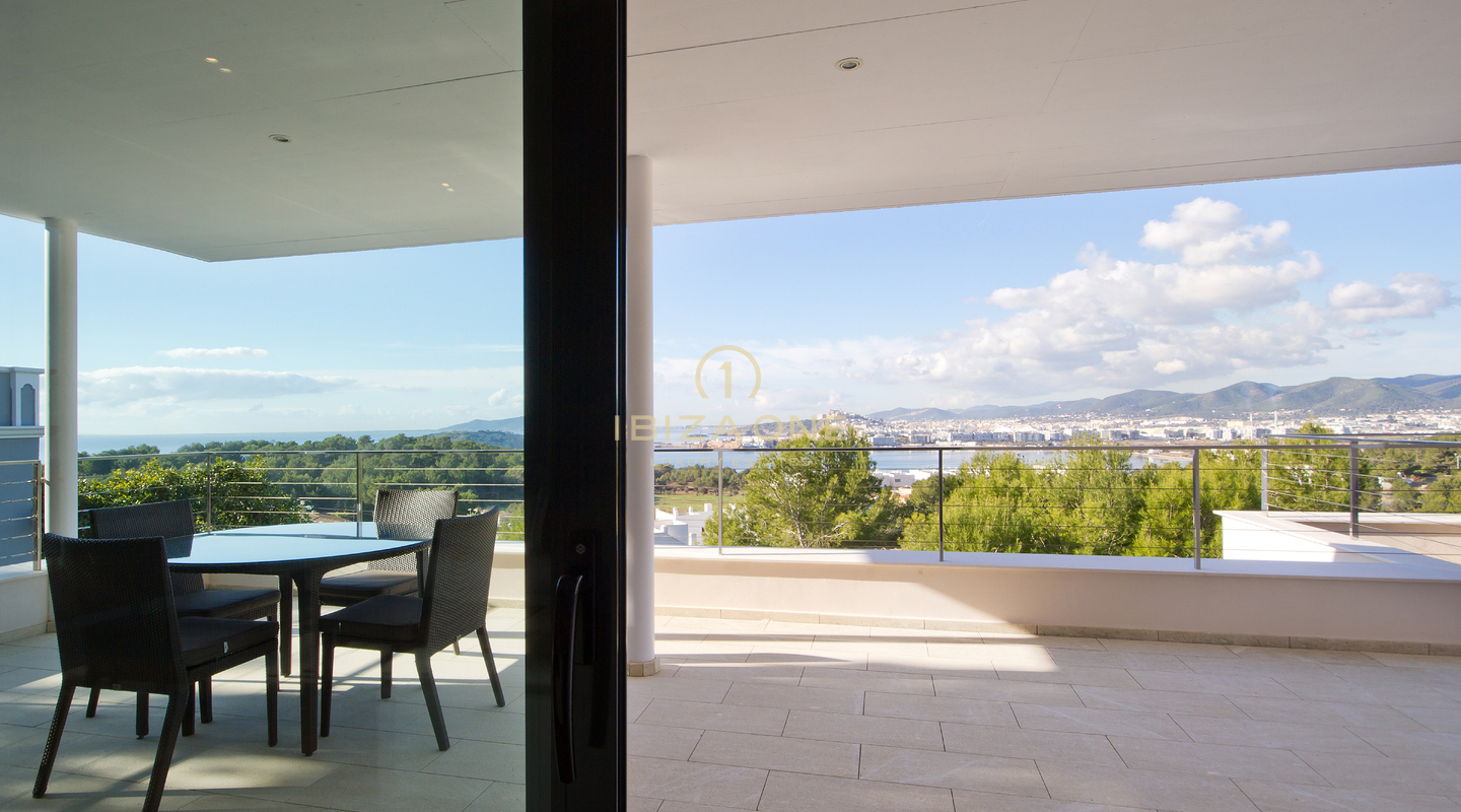 Villa moderne avec vue sur la mer à proximité d'Ibiza et de Talamanca à vendre, Ibiza - Villa moderne avec vue sur la mer à proximité d'Ibiza et de Talamanca à louer, Ibiza