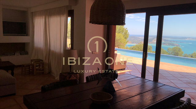 Deux très belles parcelles avec une maison sur chaque parcelle avec une vue fantastique sur les baies d'Es Cubells, Cala Jondal vers Formentera à vendre, Ibiza - Deux très belles parcelles avec une maison sur chaque parcelle avec une vue fantastique sur les baies d'Es Cubells, Cala Jondal vers Formentera à louer, Ibiza