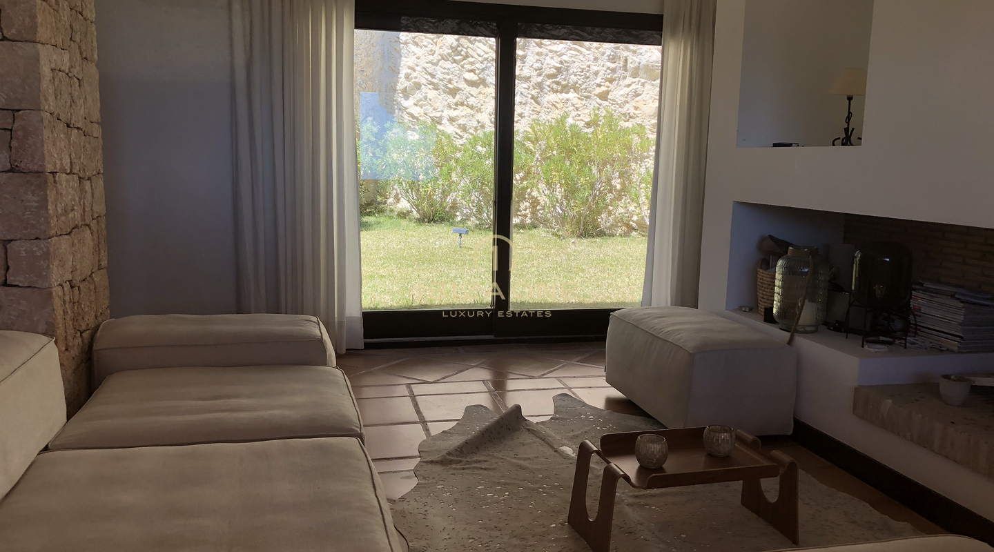 Two very nice plots with one house on each plot with fantastic views over the bays of Es Cubells, Cala Jondal towards Formentera for sale, Ibiza - Two very nice plots with one house on each plot with fantastic views over the bays of Es Cubells, Cala Jondal towards Formentera for rent, Ibiza