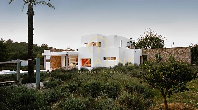 Moderna villa di lusso immersa nella natura vicino alla città di Ibiza in vendita, Ibiza - Moderna villa di lusso immersa nella natura vicino alla città di Ibiza in affitto, Ibiza