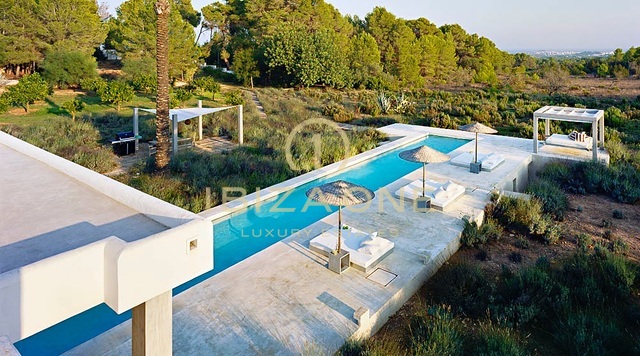 Moderne Luxusvilla inmitten der Natur in der Nähe von Ibiza-Stadt zu verkaufen, Ibiza - Moderne Luxusvilla inmitten der Natur in der Nähe von Ibiza-Stadt zu vermieten, Ibiza