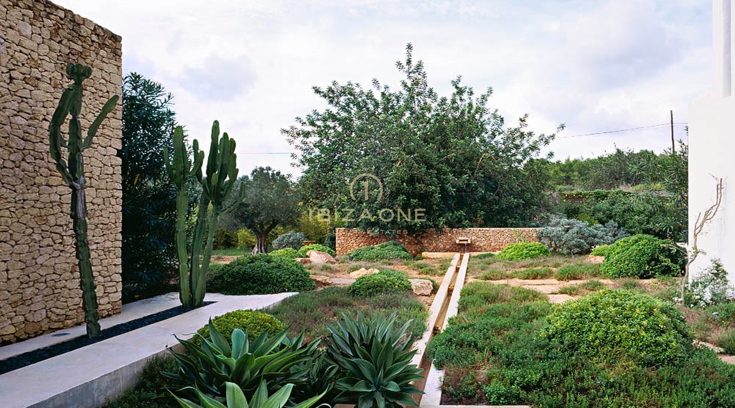 Moderne Luxusvilla inmitten der Natur in der Nähe von Ibiza-Stadt zu verkaufen, Ibiza - Moderne Luxusvilla inmitten der Natur in der Nähe von Ibiza-Stadt zu vermieten, Ibiza