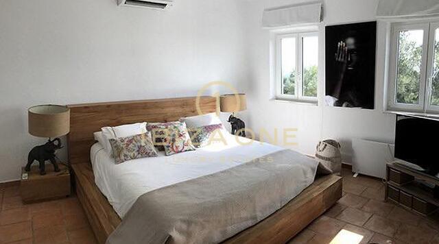 Villa de luxe avec vue sur la mer à Cala Jondal à vendre, Ibiza - Villa de luxe avec vue sur la mer à Cala Jondal à louer, Ibiza