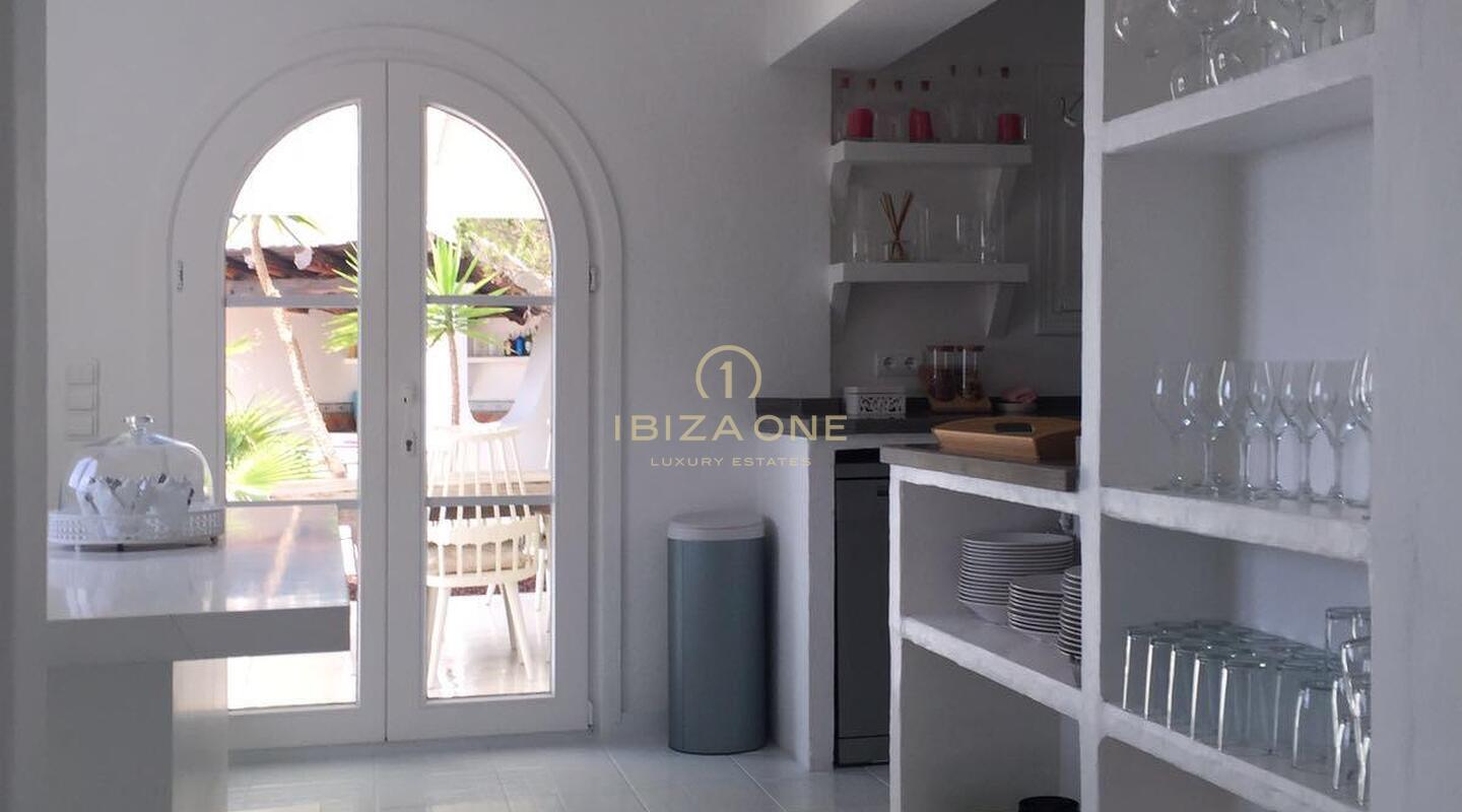 Villa de lujo con vistas al mar en Cala Jondal en venta, Ibiza - Villa de lujo con vistas al mar en Cala Jondal en alquiler, Ibiza