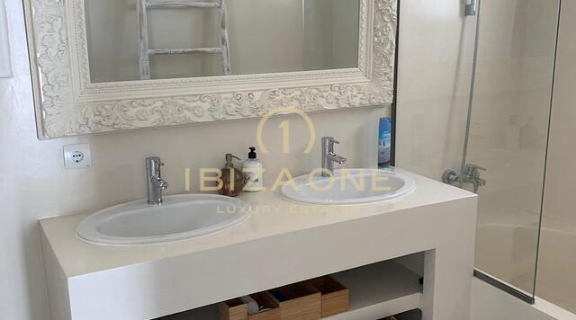 Luxe villa met zeezicht in Cala Jondal te koop, Ibiza - Luxe villa met zeezicht in Cala Jondal te huur, Ibiza