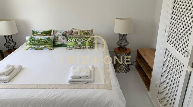 Villa de lujo con vistas al mar en Cala Jondal en venta, Ibiza - Villa de lujo con vistas al mar en Cala Jondal en alquiler, Ibiza