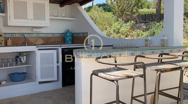 Luxe villa met zeezicht in Cala Jondal te koop, Ibiza - Luxe villa met zeezicht in Cala Jondal te huur, Ibiza