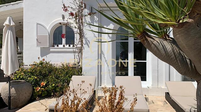 Villa de lujo con vistas al mar en Cala Jondal en venta, Ibiza - Villa de lujo con vistas al mar en Cala Jondal en alquiler, Ibiza