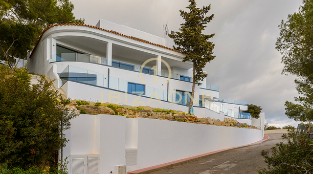 Villa de luxe moderne récemment rénovée avec une intimité totale à Can Furnet avec vue sur la mer et Dalt Vila à vendre, Ibiza - Villa de luxe moderne récemment rénovée avec une intimité totale à Can Furnet avec vue sur la mer et Dalt Vila à louer, Ibiza