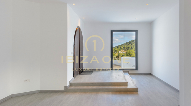 Villa de luxe moderne récemment rénovée avec une intimité totale à Can Furnet avec vue sur la mer et Dalt Vila à vendre, Ibiza - Villa de luxe moderne récemment rénovée avec une intimité totale à Can Furnet avec vue sur la mer et Dalt Vila à louer, Ibiza