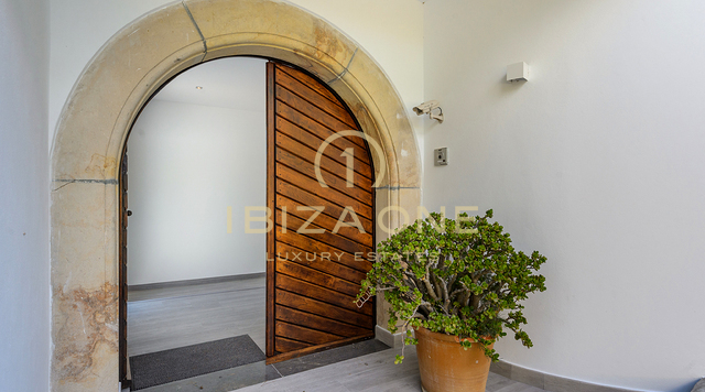 Villa de luxe moderne récemment rénovée avec une intimité totale à Can Furnet avec vue sur la mer et Dalt Vila à vendre, Ibiza - Villa de luxe moderne récemment rénovée avec une intimité totale à Can Furnet avec vue sur la mer et Dalt Vila à louer, Ibiza