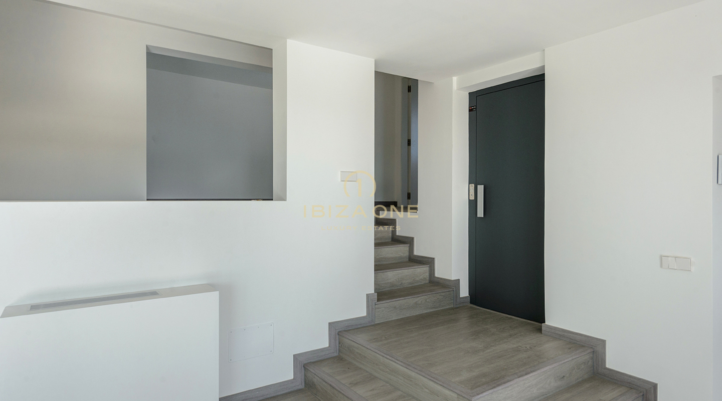 Moderna villa de lujo recién reformada con total privacidad en Can Furnet con vistas al mar y Dalt Vila en venta, Ibiza - Moderna villa de lujo recién reformada con total privacidad en Can Furnet con vistas al mar y Dalt Vila en alquiler, Ibiza