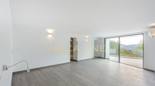 Moderne, neu renovierte Luxusvilla mit absoluter Privatsphäre in Can Furnet mit Blick auf das Meer und Dalt Vila zu verkaufen, Ibiza - Moderne, neu renovierte Luxusvilla mit absoluter Privatsphäre in Can Furnet mit Blick auf das Meer und Dalt Vila zu vermieten, Ibiza