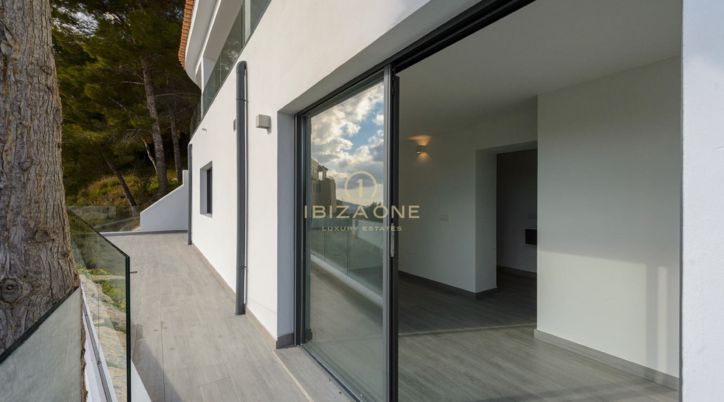 Moderne, neu renovierte Luxusvilla mit absoluter Privatsphäre in Can Furnet mit Blick auf das Meer und Dalt Vila zu verkaufen, Ibiza - Moderne, neu renovierte Luxusvilla mit absoluter Privatsphäre in Can Furnet mit Blick auf das Meer und Dalt Vila zu vermieten, Ibiza