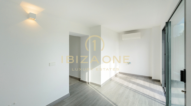 Moderne, neu renovierte Luxusvilla mit absoluter Privatsphäre in Can Furnet mit Blick auf das Meer und Dalt Vila zu verkaufen, Ibiza - Moderne, neu renovierte Luxusvilla mit absoluter Privatsphäre in Can Furnet mit Blick auf das Meer und Dalt Vila zu vermieten, Ibiza
