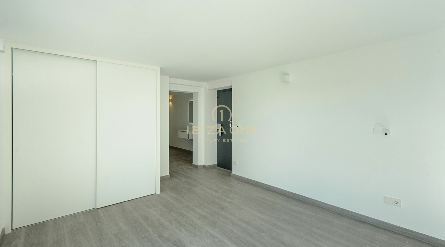 Moderne, neu renovierte Luxusvilla mit absoluter Privatsphäre in Can Furnet mit Blick auf das Meer und Dalt Vila zu verkaufen, Ibiza - Moderne, neu renovierte Luxusvilla mit absoluter Privatsphäre in Can Furnet mit Blick auf das Meer und Dalt Vila zu vermieten, Ibiza