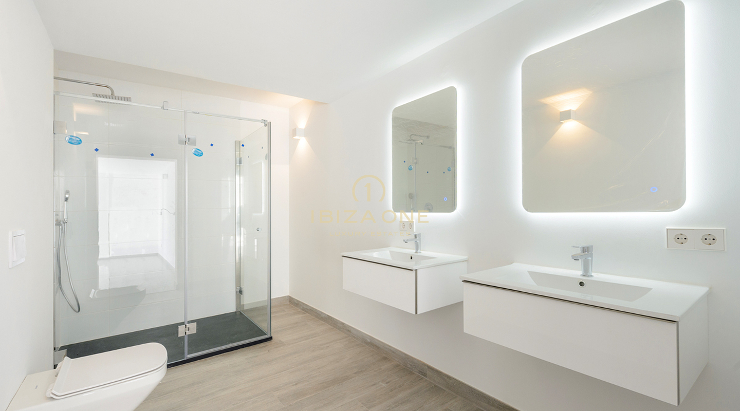Moderna villa de lujo recién reformada con total privacidad en Can Furnet con vistas al mar y Dalt Vila en venta, Ibiza - Moderna villa de lujo recién reformada con total privacidad en Can Furnet con vistas al mar y Dalt Vila en alquiler, Ibiza