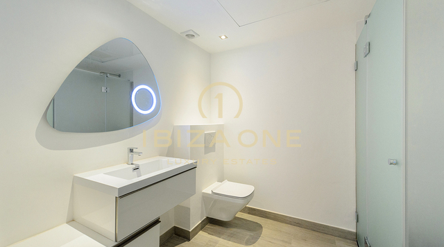 Moderna villa de lujo recién reformada con total privacidad en Can Furnet con vistas al mar y Dalt Vila en venta, Ibiza - Moderna villa de lujo recién reformada con total privacidad en Can Furnet con vistas al mar y Dalt Vila en alquiler, Ibiza