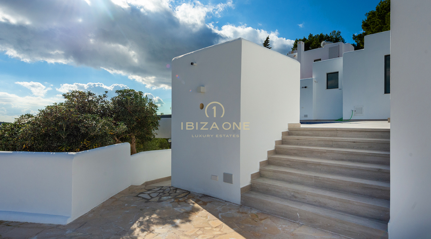 Moderna villa de lujo recién reformada con total privacidad en Can Furnet con vistas al mar y Dalt Vila en venta, Ibiza - Moderna villa de lujo recién reformada con total privacidad en Can Furnet con vistas al mar y Dalt Vila en alquiler, Ibiza