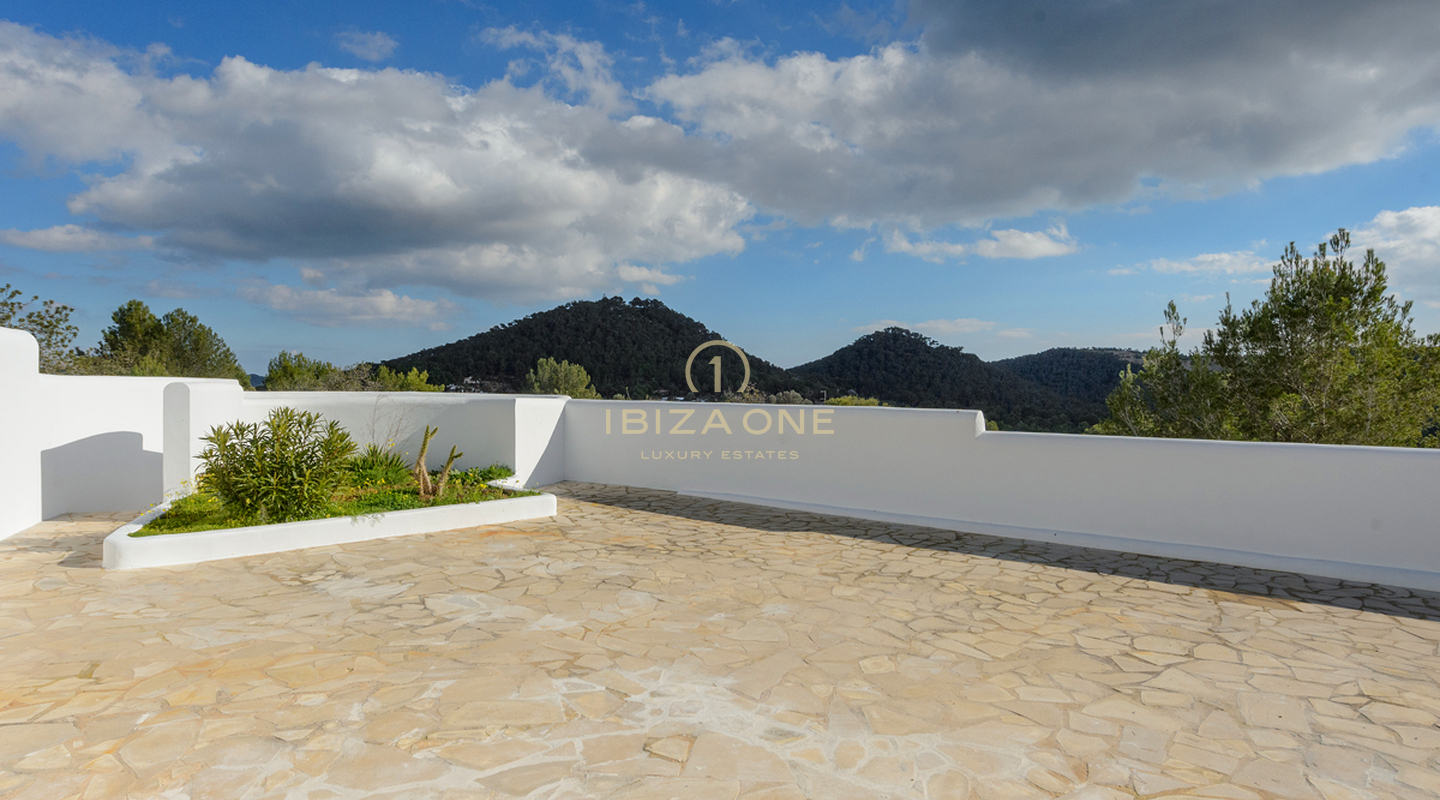 Modern newly renovated luxury villa with full privacy in Can Furnet with views to the sea and Dalt Vila for sale, Ibiza - Modern newly renovated luxury villa with full privacy in Can Furnet with views to the sea and Dalt Vila for rent, Ibiza