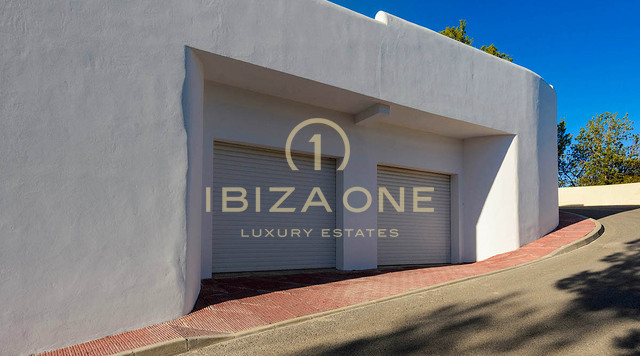 Moderne, neu renovierte Luxusvilla mit absoluter Privatsphäre in Can Furnet mit Blick auf das Meer und Dalt Vila zu verkaufen, Ibiza - Moderne, neu renovierte Luxusvilla mit absoluter Privatsphäre in Can Furnet mit Blick auf das Meer und Dalt Vila zu vermieten, Ibiza