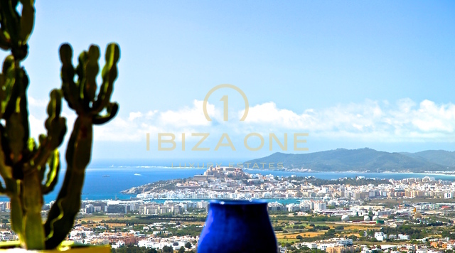 Villa moderne avec vue sur la mer à vendre à Can Furnet, Ibiza - Villa moderne avec vue sur la mer à louer à Can Furnet, Ibiza