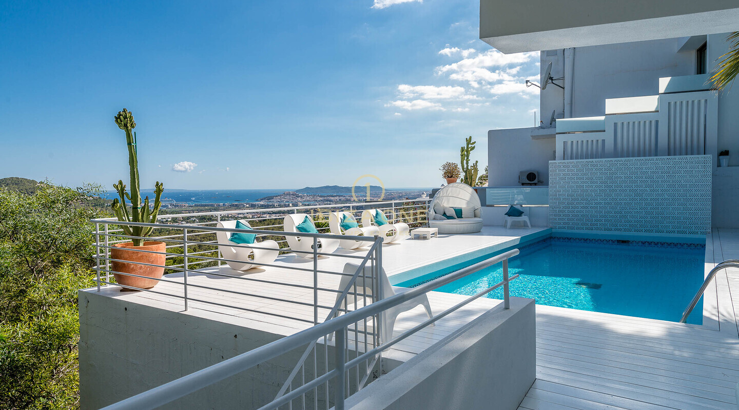 Villa moderne avec vue sur la mer à vendre à Can Furnet, Ibiza - Villa moderne avec vue sur la mer à louer à Can Furnet, Ibiza