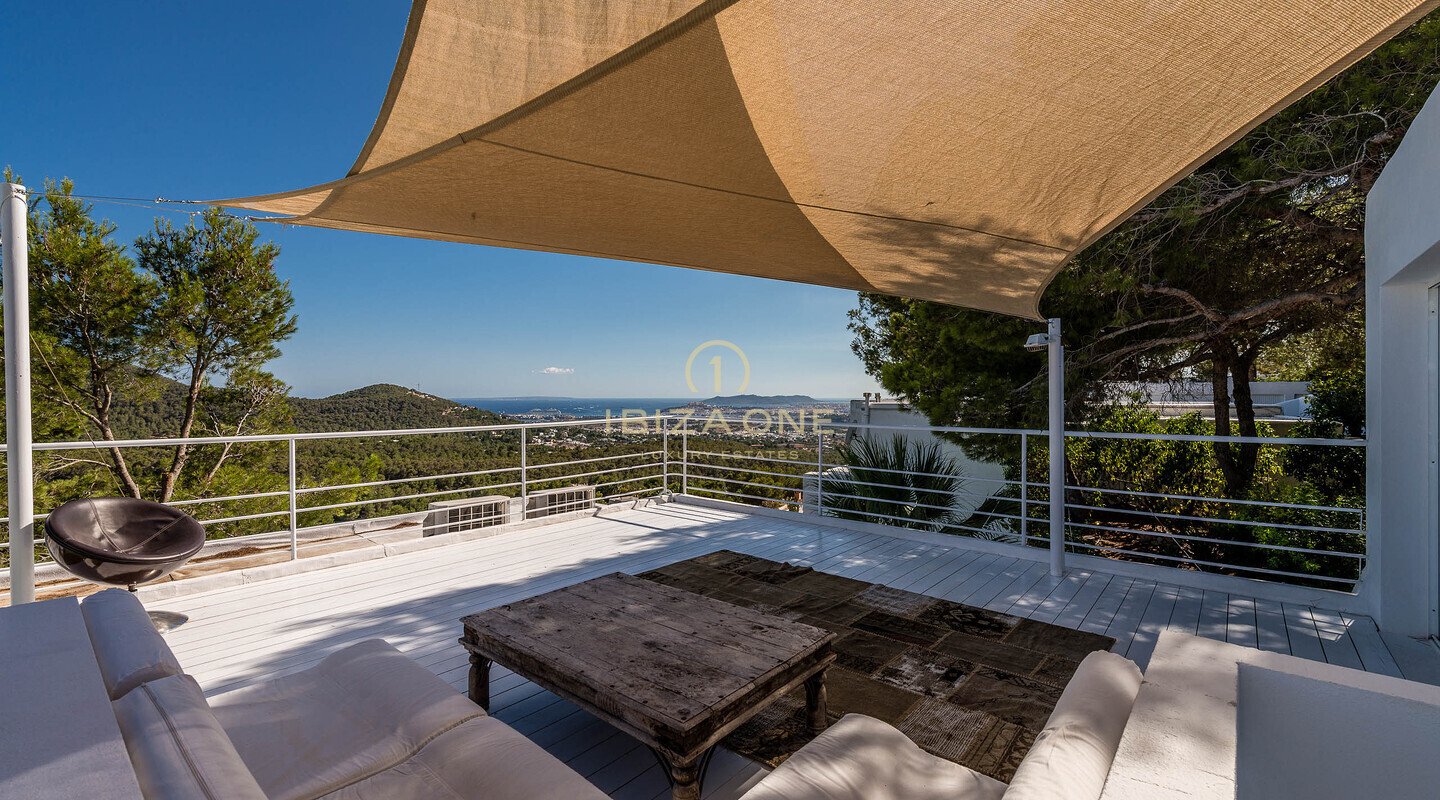 Villa moderne avec vue sur la mer à vendre à Can Furnet, Ibiza - Villa moderne avec vue sur la mer à louer à Can Furnet, Ibiza