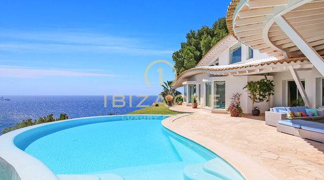 Propriété exclusive avec vue sur la mer et piscine d'eau salée à vendre à Majorque, Majorque - Propriété exclusive avec vue sur la mer et piscine d'eau salée à louer à Majorque, Majorque