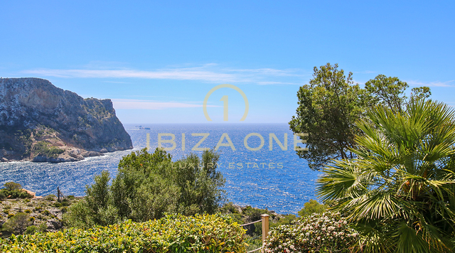 Exclusive sea view property with saltwater pool in Mallorca for sale, Mallorca - Exclusive sea view property with saltwater pool in Mallorca for rent, Mallorca