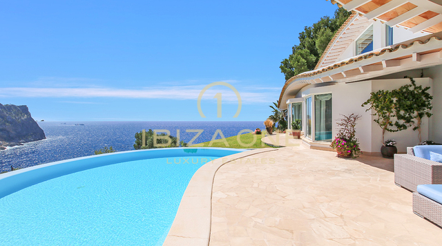 Exclusive sea view property with saltwater pool in Mallorca for sale, Mallorca - Exclusive sea view property with saltwater pool in Mallorca for rent, Mallorca