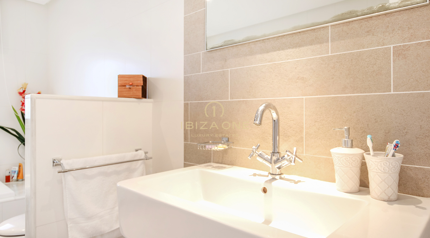 Exclusive sea view property with saltwater pool in Mallorca for sale, Mallorca - Exclusive sea view property with saltwater pool in Mallorca for rent, Mallorca
