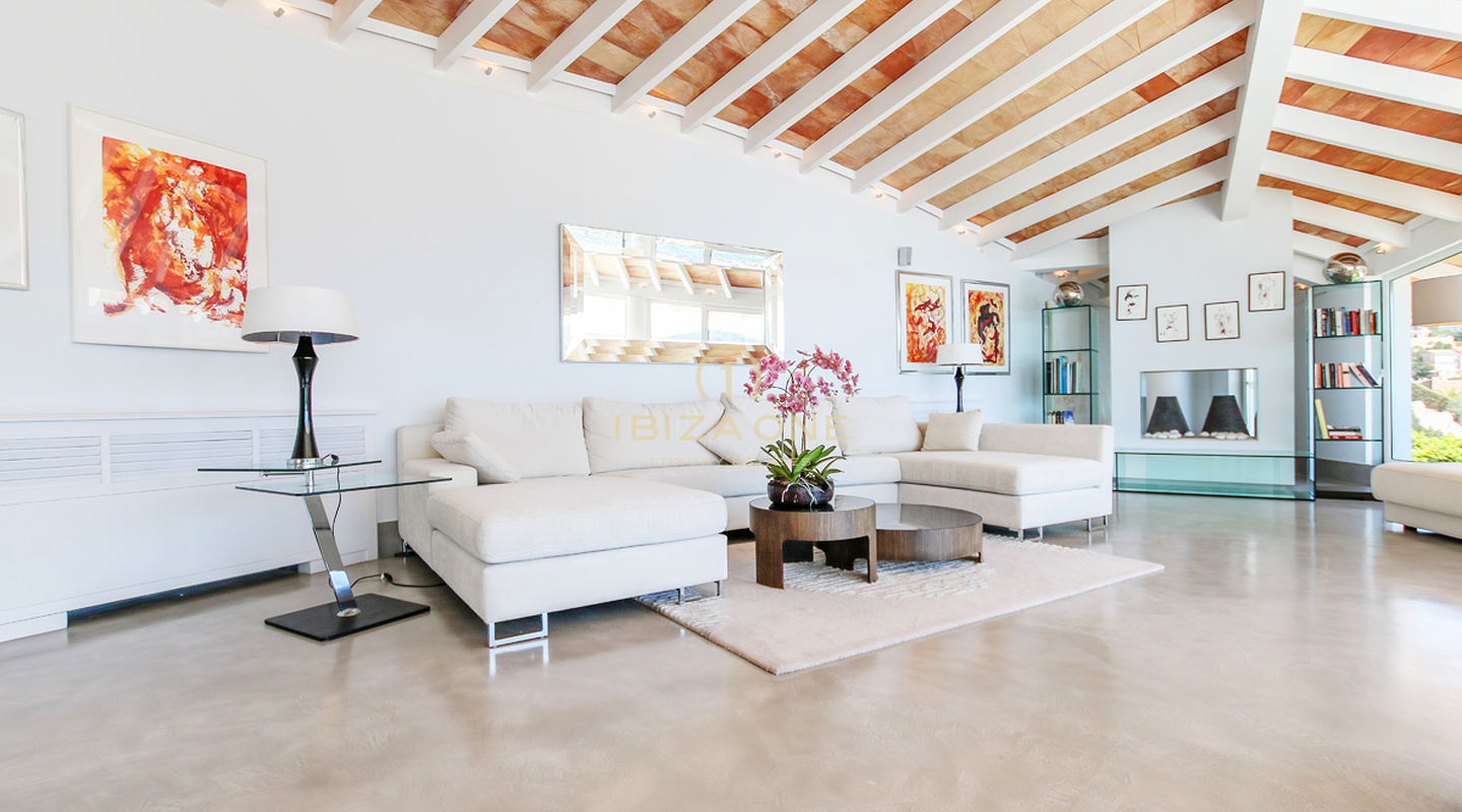 Propriété exclusive avec vue sur la mer et piscine d'eau salée à vendre à Majorque, Majorque - Propriété exclusive avec vue sur la mer et piscine d'eau salée à louer à Majorque, Majorque