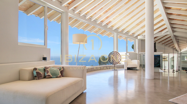 Propriété exclusive avec vue sur la mer et piscine d'eau salée à vendre à Majorque, Majorque - Propriété exclusive avec vue sur la mer et piscine d'eau salée à louer à Majorque, Majorque